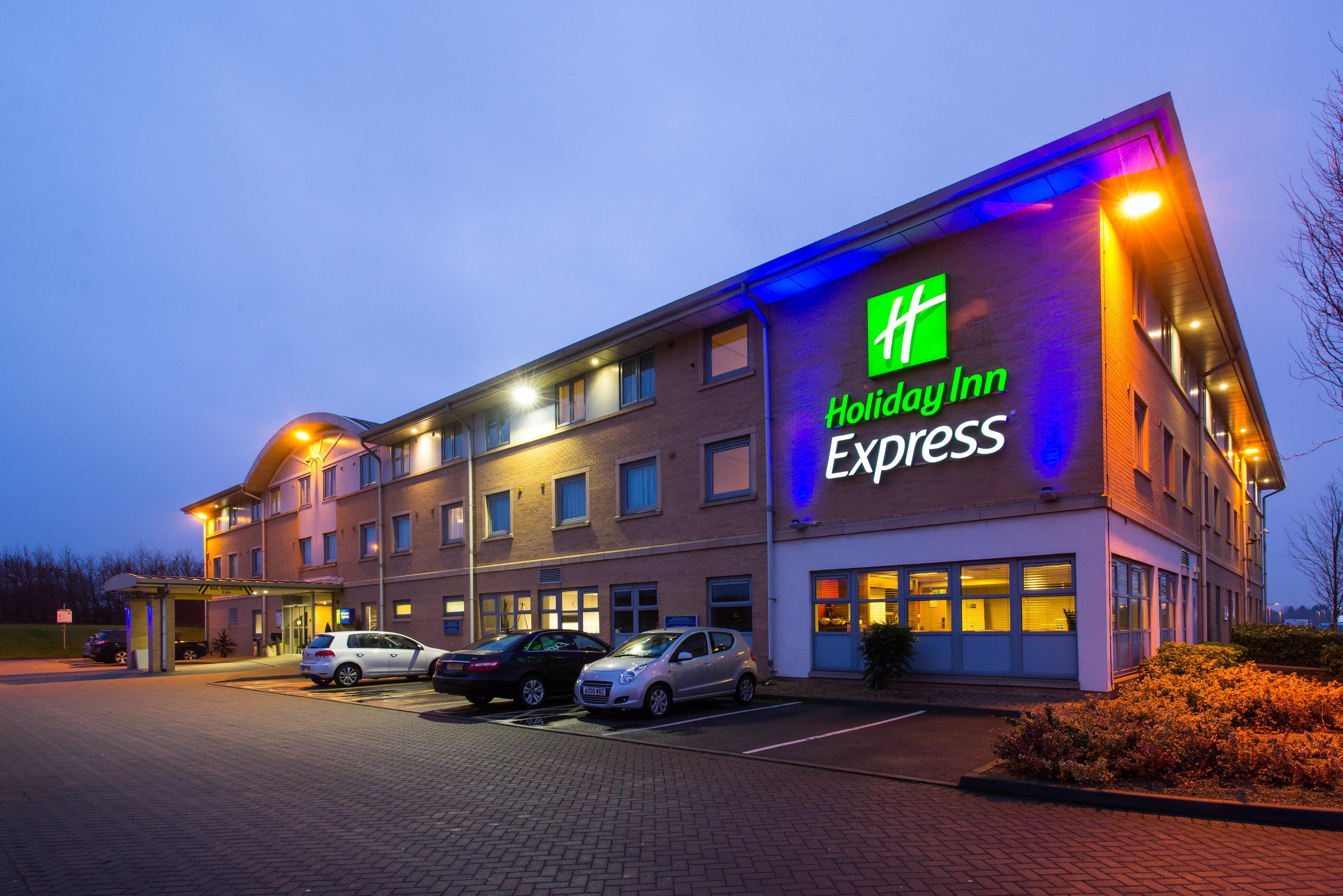 Holiday Inn Express East Midlands Airport, An Ihg Hotel Castle Donington Εξωτερικό φωτογραφία