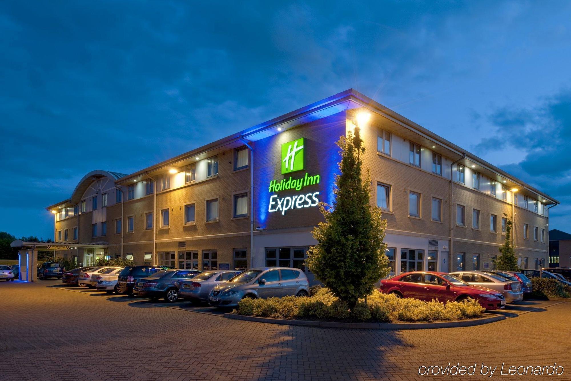 Holiday Inn Express East Midlands Airport, An Ihg Hotel Castle Donington Εξωτερικό φωτογραφία