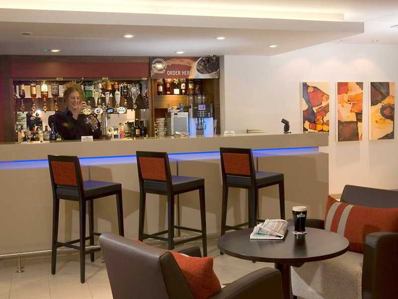 Holiday Inn Express East Midlands Airport, An Ihg Hotel Castle Donington Εστιατόριο φωτογραφία